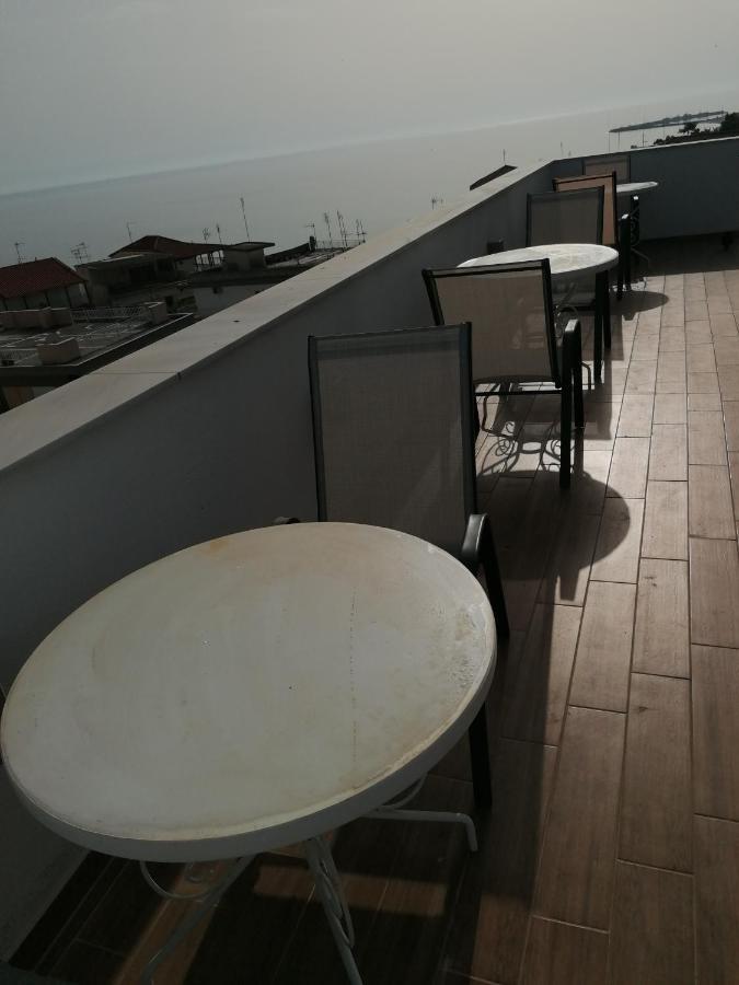 Crystal Blue Apartments Nea Kallikrateia المظهر الخارجي الصورة