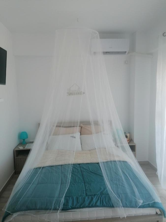Crystal Blue Apartments Nea Kallikrateia المظهر الخارجي الصورة