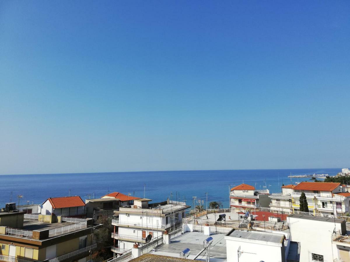 Crystal Blue Apartments Nea Kallikrateia المظهر الخارجي الصورة
