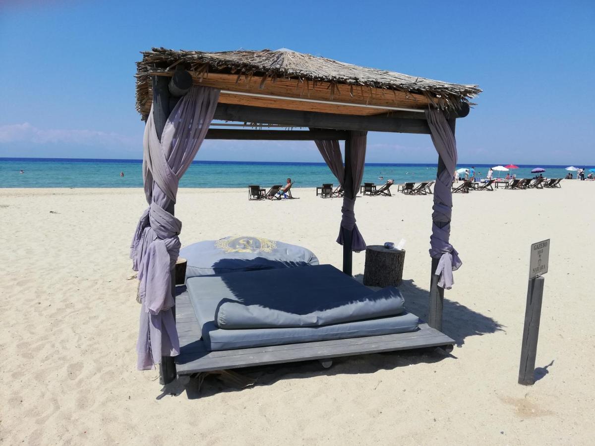 Crystal Blue Apartments Nea Kallikrateia المظهر الخارجي الصورة